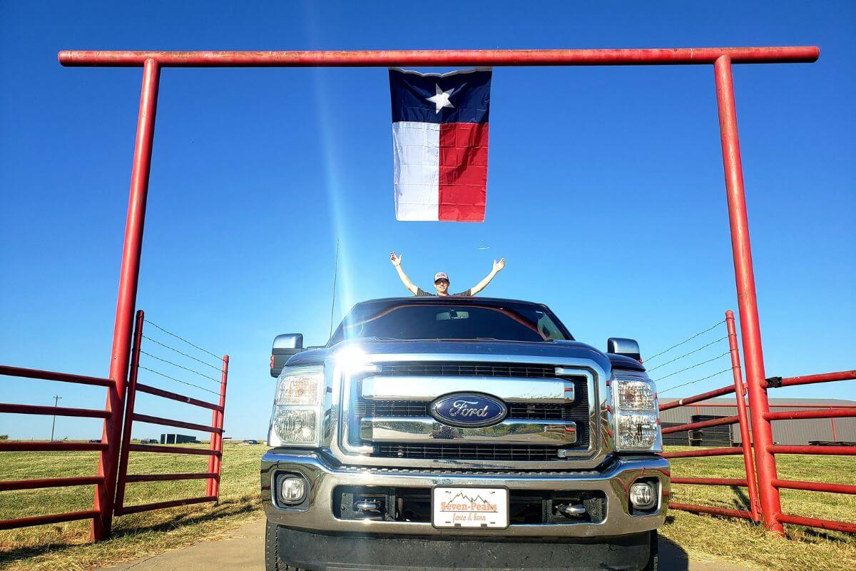 Pickup Your Horse Stall in Godley, TX