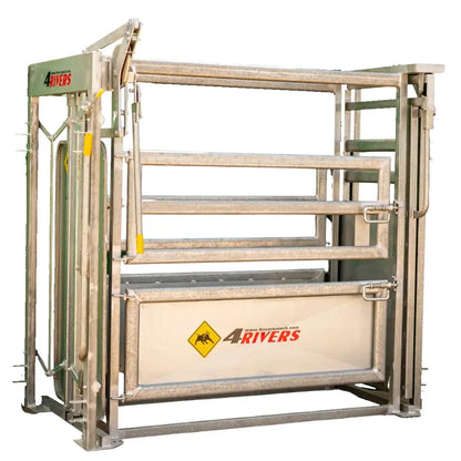 livestock handling equipment 4Rivers Ranch squeeze chute